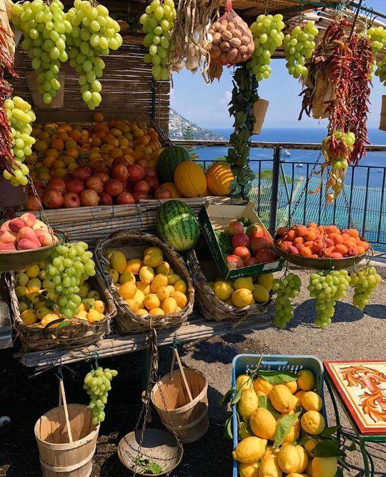 Orchard's Bounty: Fresh-Picked Fruit Medley